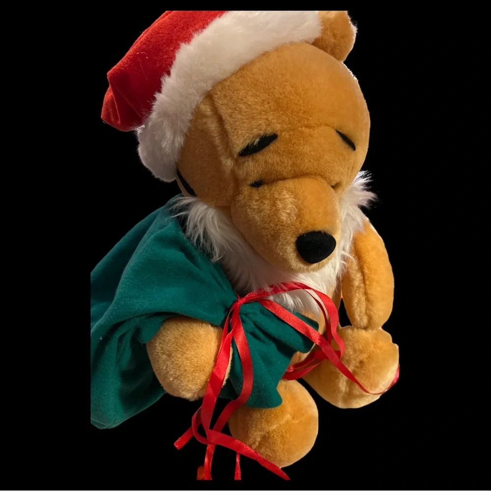 Disney  Vintage Winnie the‎ Pooh Santa
